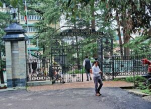 हिमाचल उच्च न्यायालय ने शिमला में 14 और 17 मंजिला इमारतों पर राज्य सरकार से मांगा जवाब