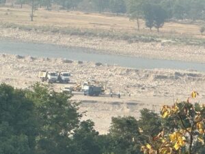 पंजाब सरकार ने तीन जिलों में अवैध खनन पर कार्रवाई की