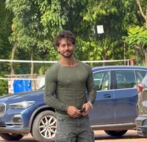 टाइगर श्रॉफ फायरिंग की घटना की बी-टाउन ने निंदा की