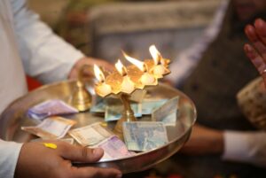 मथुरा में मंदिर ट्रस्ट धातु दान की शुद्धता का परीक्षण करने के लिए कम्प्यूटरीकृत मशीन का उपयोग करेगा