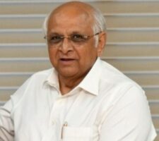 गुजरात सरकार की दिवाली पत्रिका से हटाई गई कविता विहिप ने कहा, इससे धार्मिक भावनाएं आहत हुई हैं