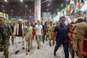 पूर्वांचल एक्सप्रेस-वे पर राहुल गांधी का काफिला टक्कर कांग्रेस नेता सुरक्षित