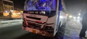 डेरा बस्सी के पास बरेली जा रही स्लीपर बस पर तलवारों और लोहे की छड़ों से हमला यात्री घायल