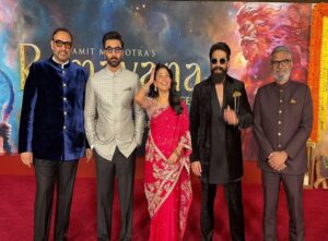 ‘रामायण: पार्ट 1’ के प्रीमियर में रणबीर कपूर, यश और साई पल्लवी पोज देते हैं