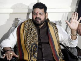 दिल्ली की एक अदालत ने बृजभूषण को एक सप्ताह के भीतर जवाब दाखिल करने का अंतिम मौका दिया