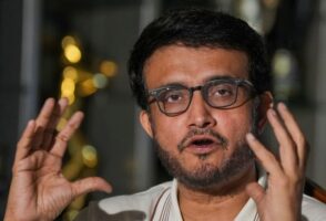 दिल्ली हाईकोर्ट ने सौरव गांगुली से फिल्म ‘दूसरा’ में उल्लंघन करने वाली सामग्री का उल्लेख करने को कहा