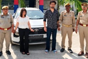 मेरठ में ‘गर्लफ्रेंड’ के साथ मोमो खाते हुए पति को पकड़ा पत्नी, उसे कुचलने की ‘कोशिश’ करता है