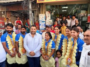 सोनीपत ने एशियाई खेलों में स्वर्ण पदक जीतने वाली महिला-पुरुष हॉकी चैंपियन का स्वागत किया