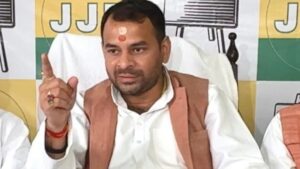 तेज प्रताप यादव ने रियल पॉलिटिक्स को रियलिटी टीवी पर ले जाया : क्या तेजू भैया बांसुरी, मीम्स और इंस्टा फीड से बिहार के जेन-जेड को लुभा सकते हैं?