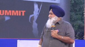 मोगा में जनरल जेडएस से मिले सुखबीर बादल, शिअद के सत्ता में आने पर मुफ्त शिक्षा, 25 लाख रुपये का स्वास्थ्य कवर देने का वादा