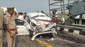 यूपी एक्सप्रेस-वे पर कार ने ट्रक से टकराई, 3 खिलाड़ियों की मौत, 3 घायल